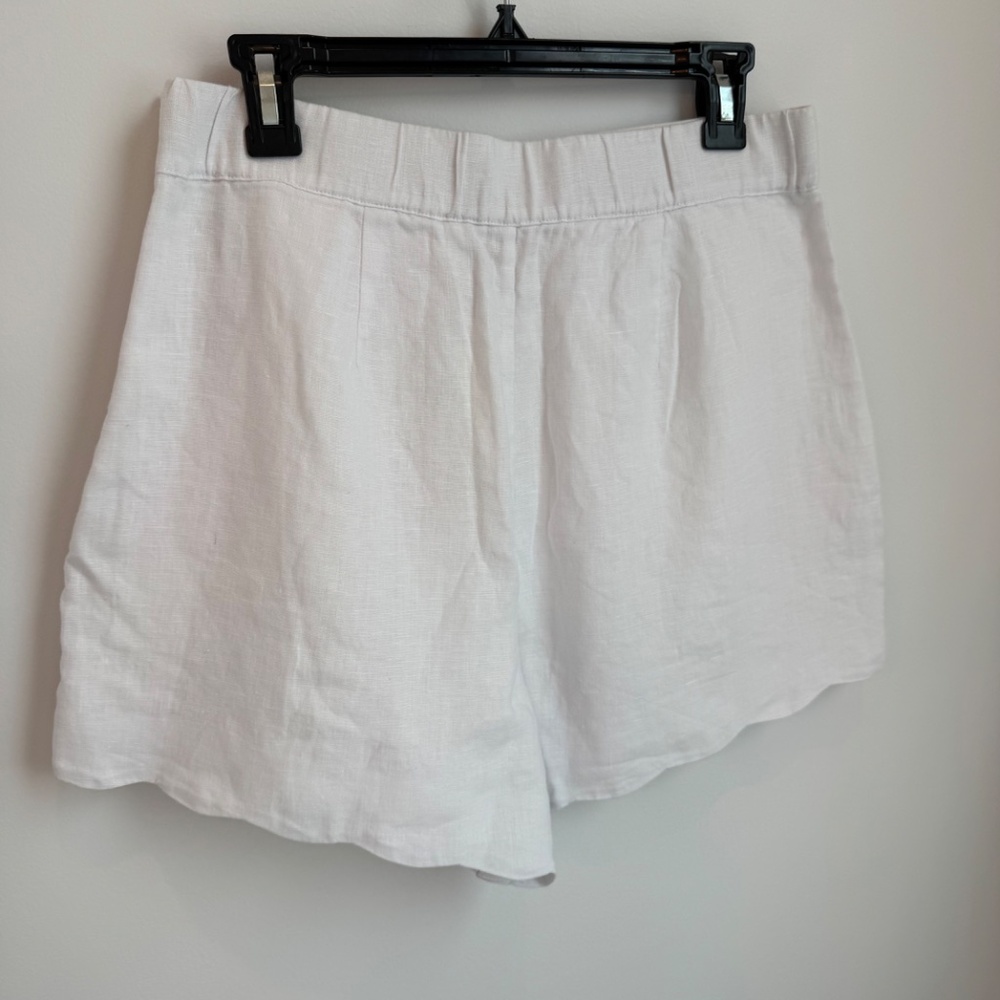 NWT Abercrombie & Fitch, 100% Linen Scalloped High Rise Shorts, White - Picture 5 of 5